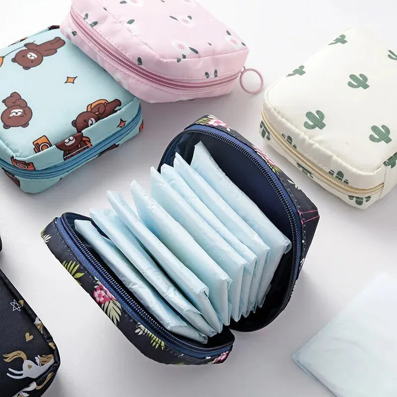 Charming Women’s Waterproof Sanitary Napkin & Tampon Storage Bag - Portable Organizer with Fun Cartoon Design