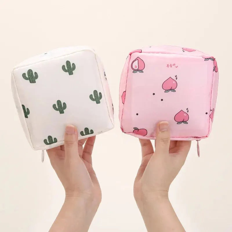 Charming Women’s Waterproof Sanitary Napkin & Tampon Storage Bag - Portable Organizer with Fun Cartoon Design
