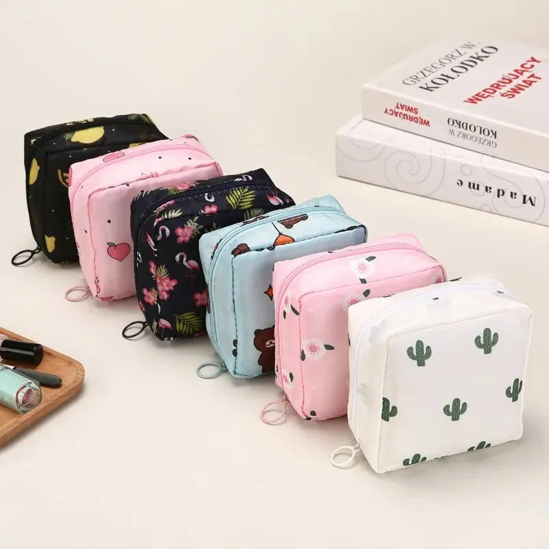 Charming Women’s Waterproof Sanitary Napkin & Tampon Storage Bag - Portable Organizer with Fun Cartoon Design